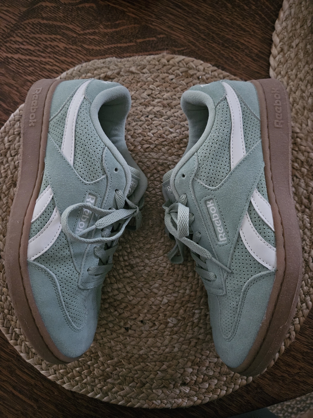 Reebok Forte Lounger Suede Sneakers Sage Green Gum Sole Women's Size 8 EUC